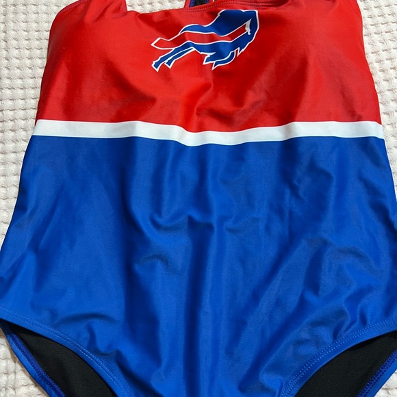 Official NFL fan gear Buffalo Bills swimsuit - Picture 4 of 6